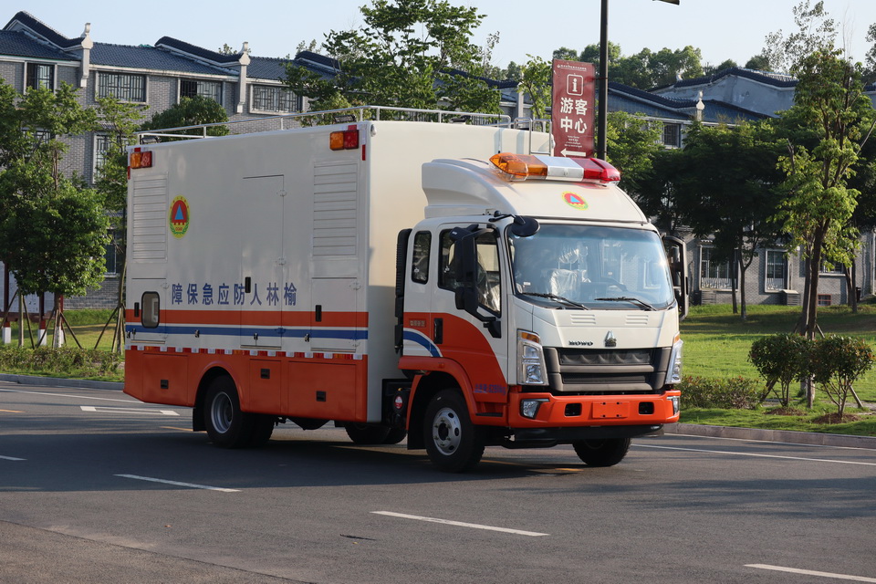 重汽豪沃電源車